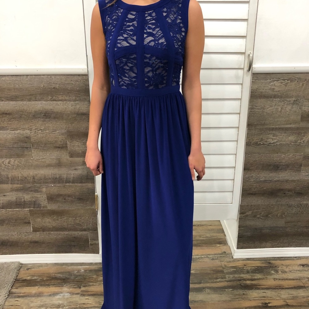 Beautiful R&M Richards long dress